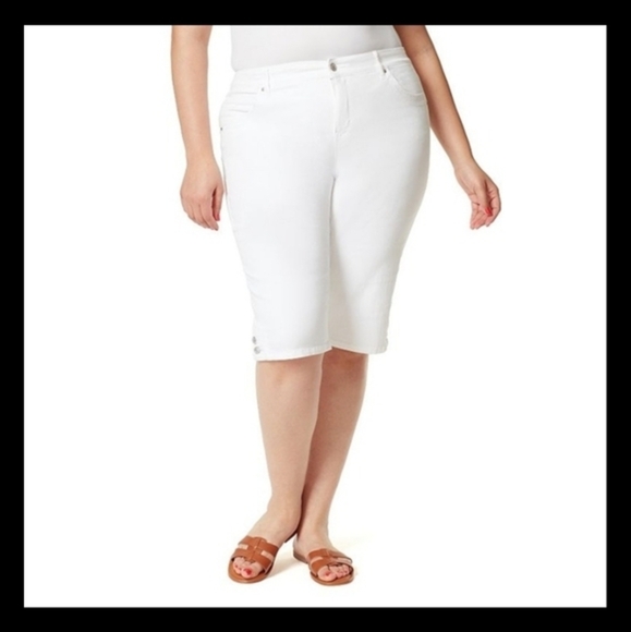 Gloria Vanderbilt Pants - Gloria Vanderbilt White Skimmer Shorts Size 24W, New.with Tags